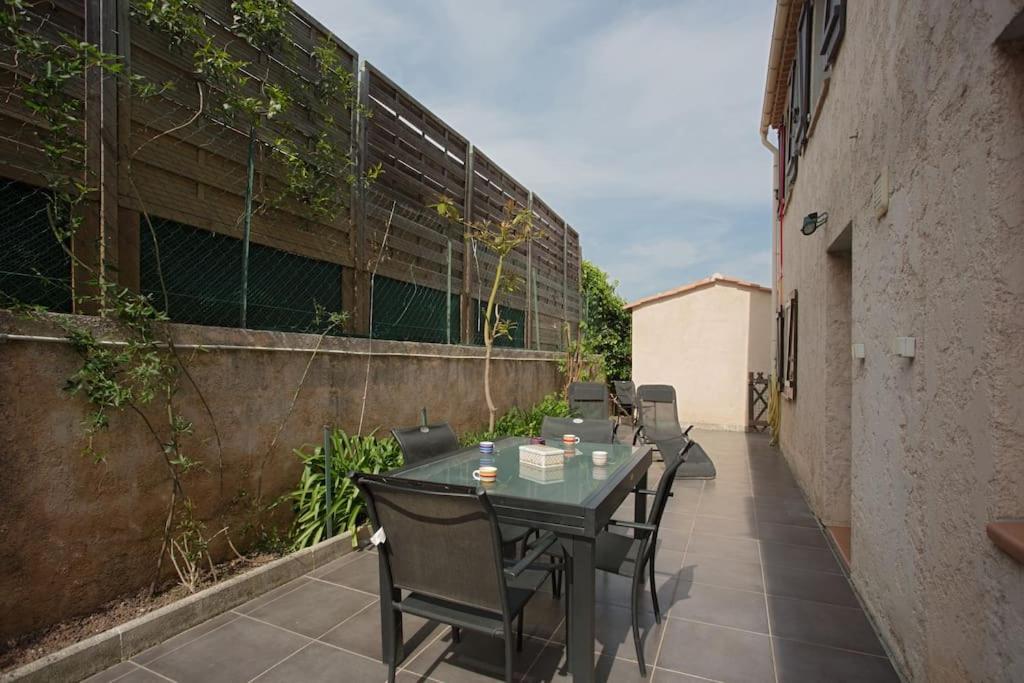 Appartement En Rez De Jardin Et Terrasse Ds Villa Hyères Exterior foto